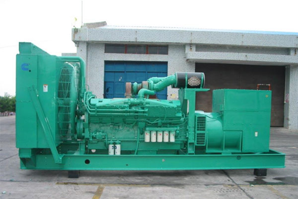 大通工厂发电机应急发电时如何更准确地检查发电机状态？