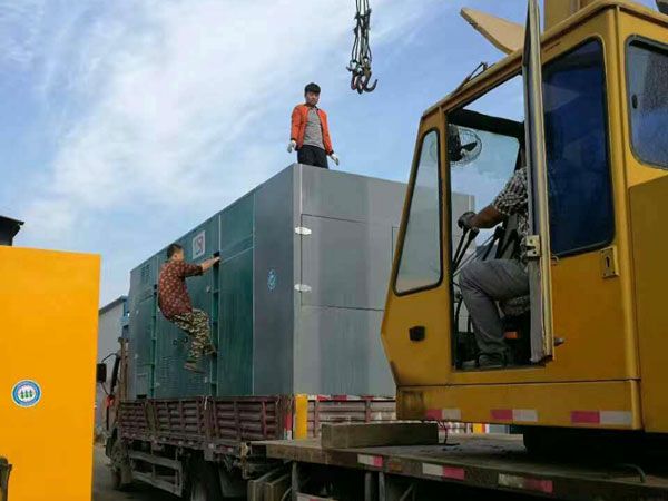 大通更换水冷式机油散热器密封件的操作流程是怎样的？